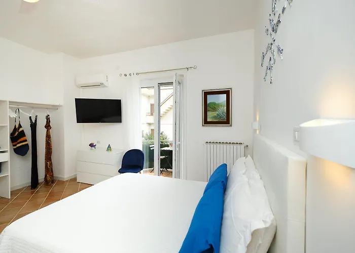 Toru 住宿加早餐酒店 卡斯特拉巴特