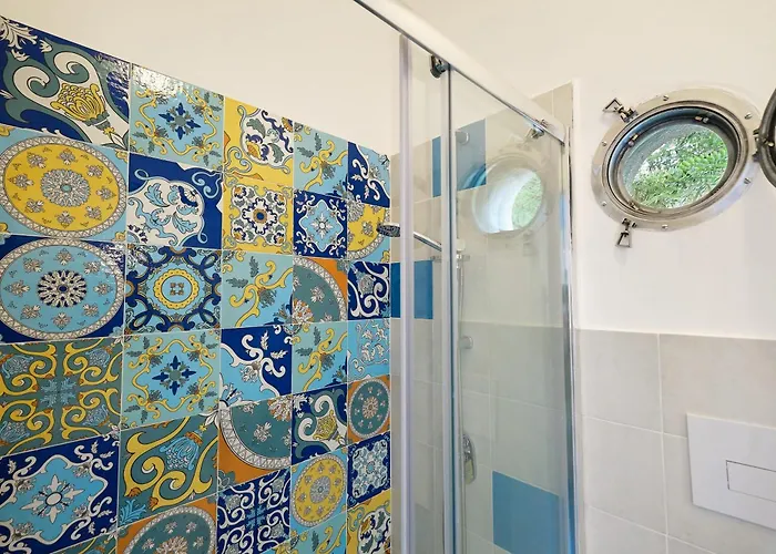 לינה וארוחת בוקר Toru 4*